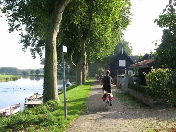 Radfahrer auf dem Weg nach Vianen