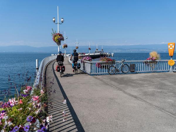 Radler am Genfersee in Thonon-les-Bains