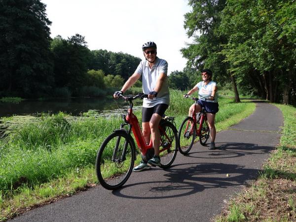 Radfahrer am Finowkanal bei Eberswalde