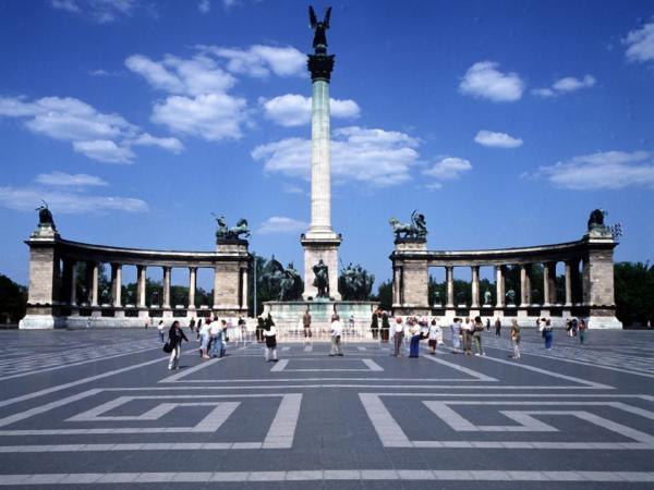 Budapest Heroes Square