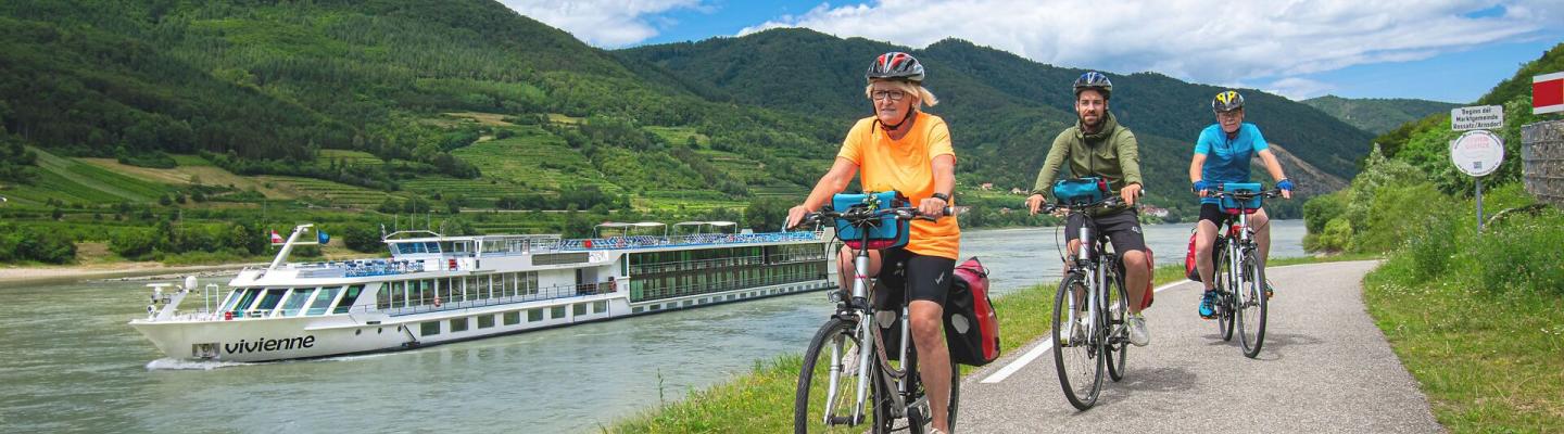 MS Vivienne mit Radlern in der Wachau | © Rad + Reisen GmbH | Carina Ebchl