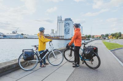 Radfahrer am Hafen in Naestved