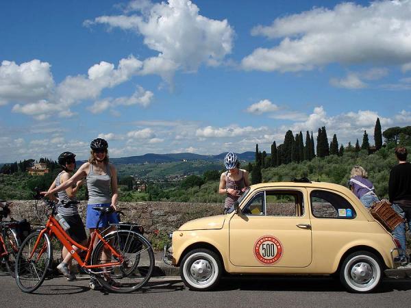 Cyclists in Tuscany