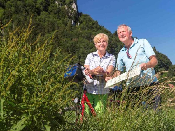 Radler unterhalb von Schloss Werenwag