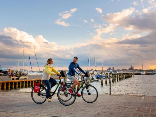 Radfahrer am Hafen