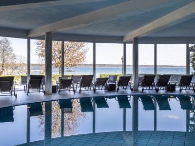 Schlosshotel Klink Pool mit Panorama