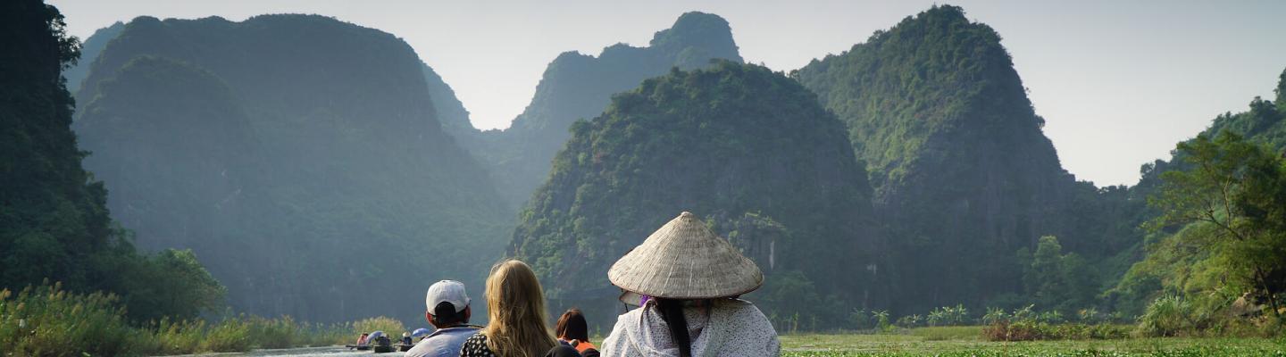 Mit Boot durch die Vietnamesische Landschaft | © Insel Tobias Lohmann