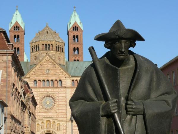 Pilger mit Dom von Speyer