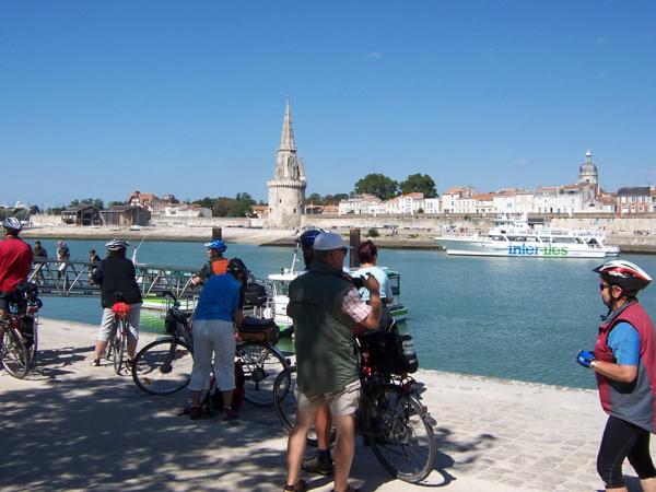 Radlerpause im Hafen von La Rochelle