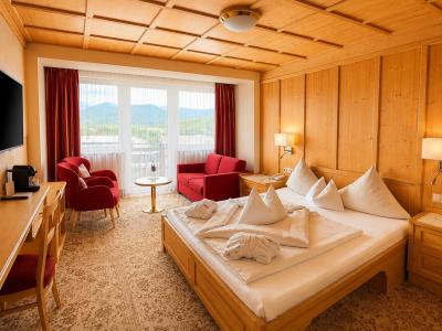 Hotel Latini - Doppelzimmer der Kategorie Komfort Plus (Enzian), Zell am See