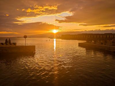 Blick aufs Meer bei Sonnenuntergang